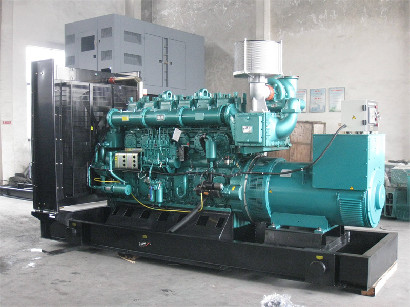 龙山200KW 柴油发电机的油耗是多少?